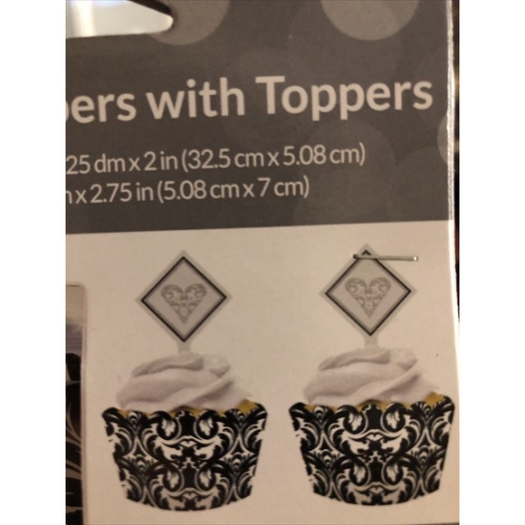 24 Creative Converting Damask Black & White Cupcake Wrappers +‎ Toppers (2 x 24) - Picture 2 of 3